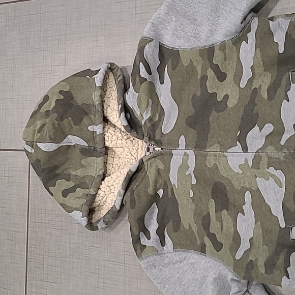 Camo Fleece Sweatshirt 7/8 - Picture 2 of 3